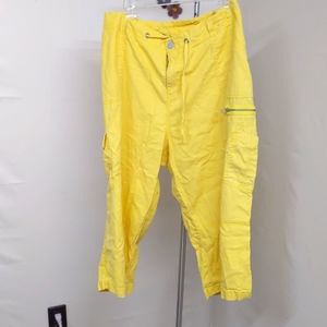🍎 Lane Bryant Sunshine Yellow Cargo Capris 28